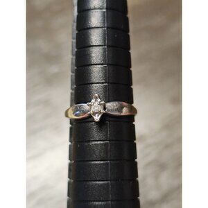 14K White Gold Diamond Ring Size 7 - 1.00g